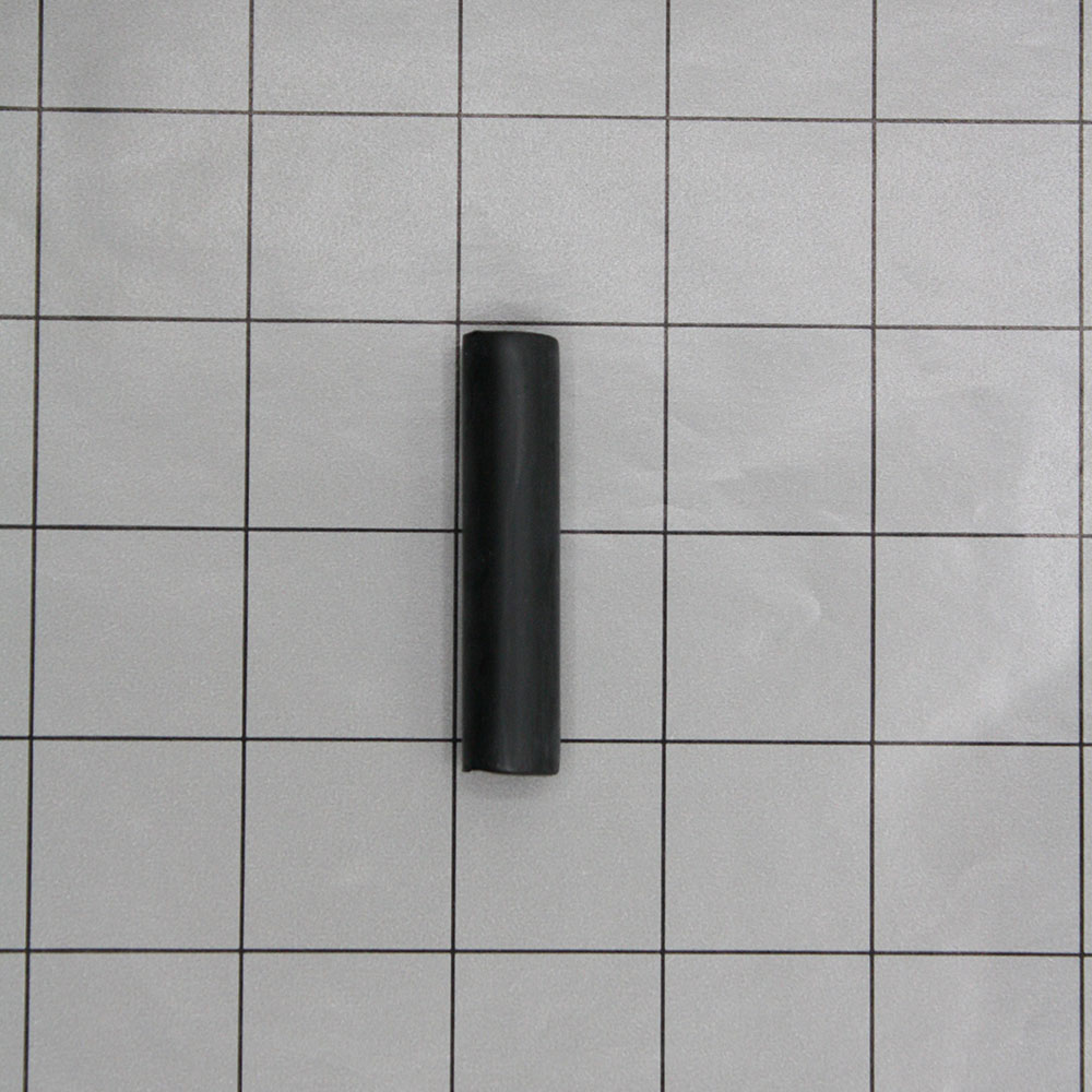 R-302-C 1/4 END CAP - W05